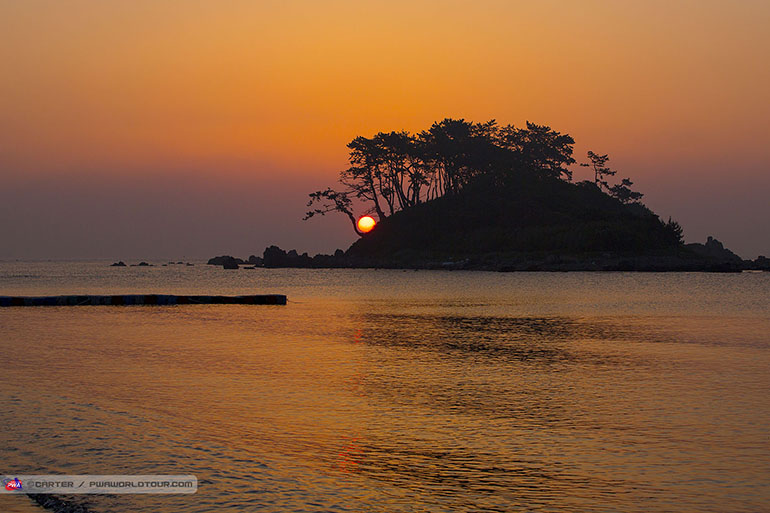 Pierre Mortefon PWA Korea - tramonto arancio
